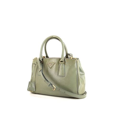 prada galleria pelle saffiano modello grande colore verde|Borsa Galleria Donna .